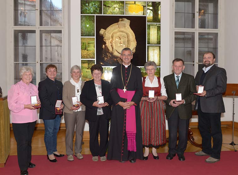 Ordensverleihungen am 2. Oktober durch Generalvikar Nikolaus Krasa