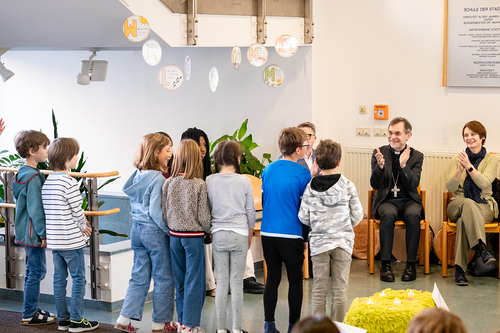 Schulbesuch Blaue Schule / Erzdiözese Wien/ Schönlaub, Stephan Schönlaub Schulbesuch Blaue Schule