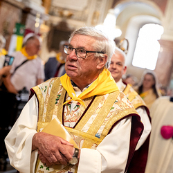 400 Mesnerinnen und Mesner bei österreichweiter Wallfahrt / Erzdiözese Wien/Schönlaub, Stephan Schönlaub 400 Mesnerinnen und Mesner bei österreichweiter Wallfahrt