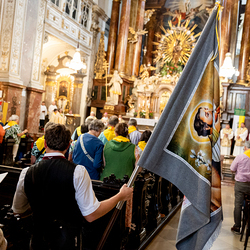 400 Mesnerinnen und Mesner bei österreichweiter Wallfahrt / Erzdiözese Wien/Schönlaub, Stephan Schönlaub 400 Mesnerinnen und Mesner bei österreichweiter Wallfahrt